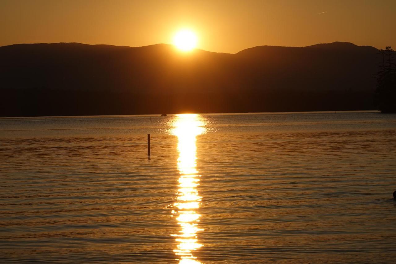 Sunnyside home near Sunday River, Black Mountain, Lakes&Hikes Rumford Eksteriør bilde